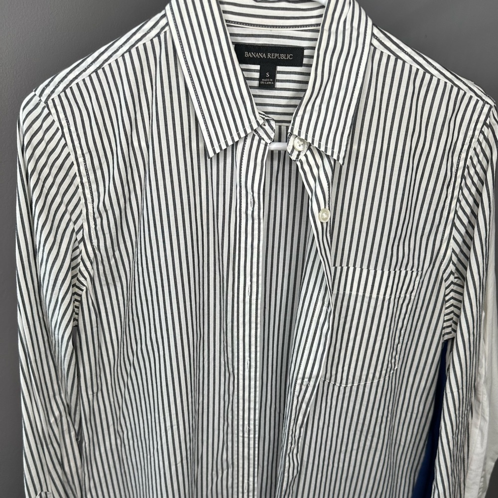 Small banana republic striped button down